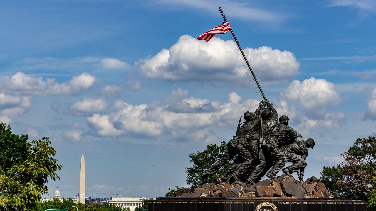 Statue of soldiers in Arlington Virginia