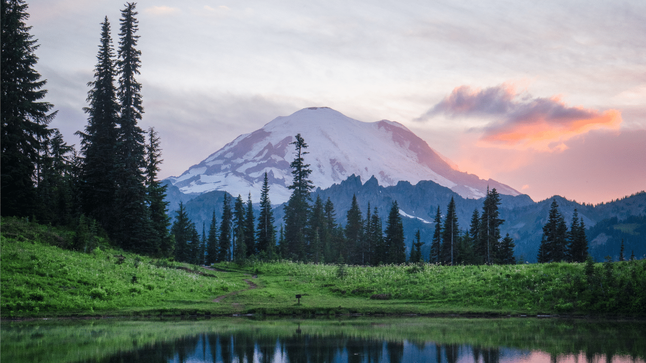 Picture of Mount Rainier in Washington State
