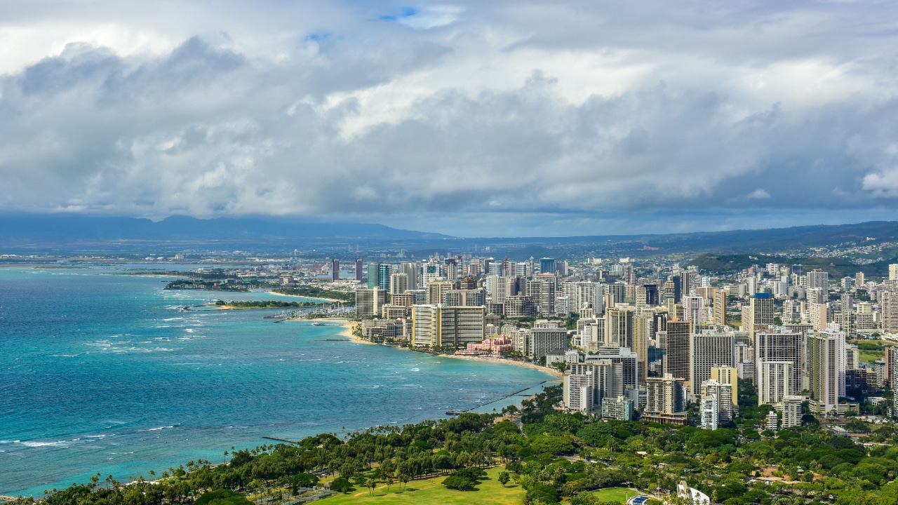 Picture of Honolulu shore line